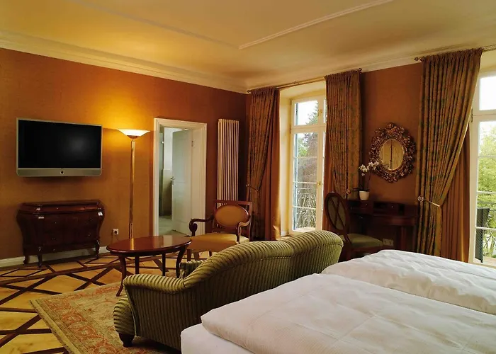 4-Sterne-Hotel: Schloss Neutrauchburg