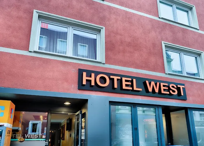 Airport Hotel: Hotel West