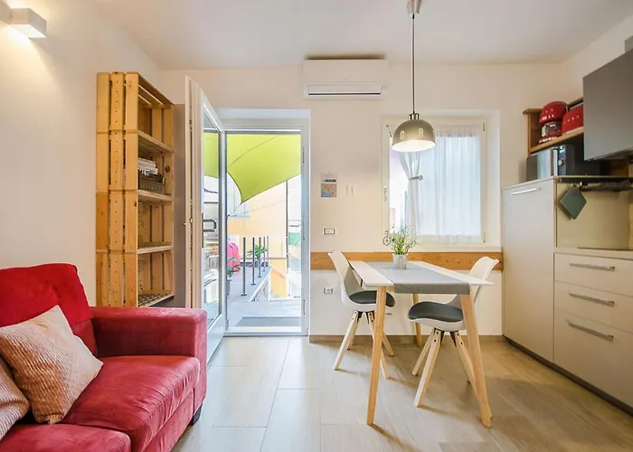 Casa Tosca - Holiday Home Torbole Sul Garda