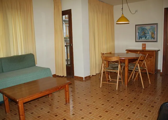 Apartamentos Pessets Adelaida Sort