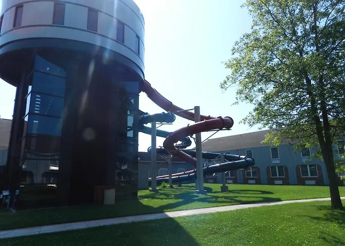 Ramada By Wyndham Williamsburg And Wasserbahn Waterpark