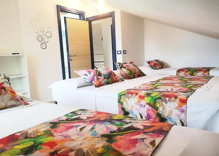 Appartamento : Villa Maria Apartments - Centro, Stadio del Nuoto e Palacongressi - P r a t u r e c c i Group