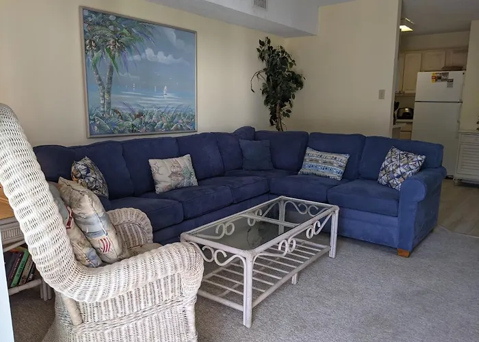 4 star hotel: Marylander Condominiums, 90 Steps From The Beach