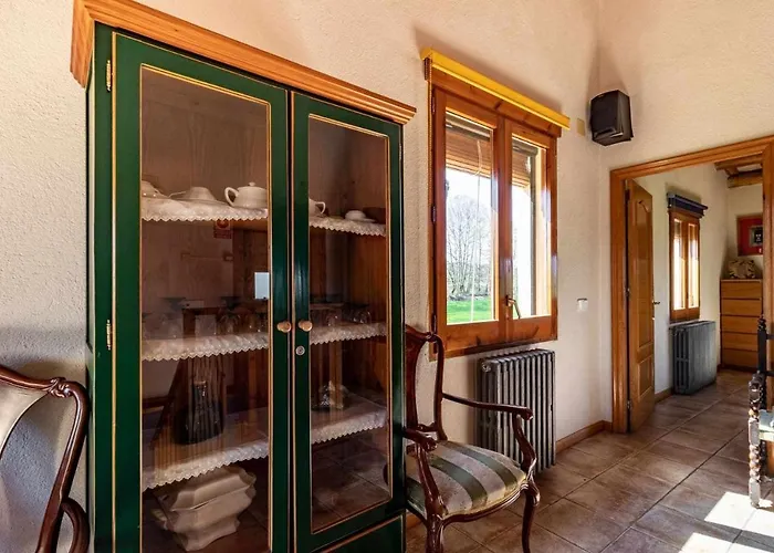 Hotel con piscina: Can Salva Casa Rural En Magnifico Entorno Natural