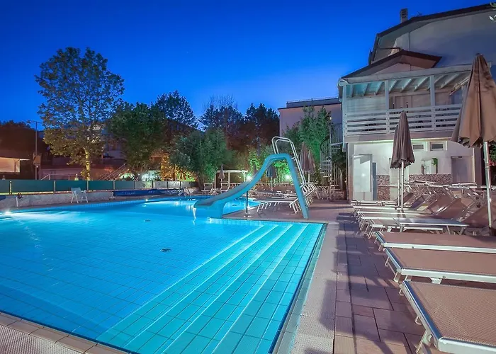 Hotel mit Tennis: Hotel Giamaika