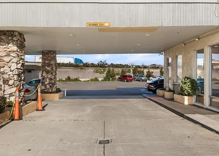 Motel: Heritage Inn Express Hayward