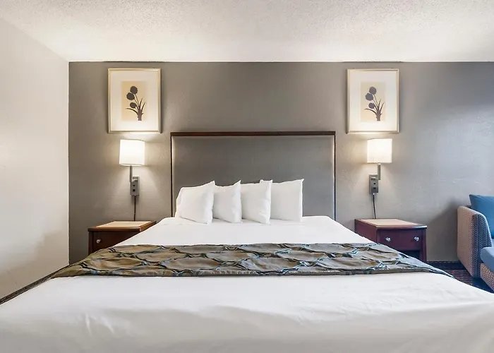 Motel: Heritage Inn Express Hayward