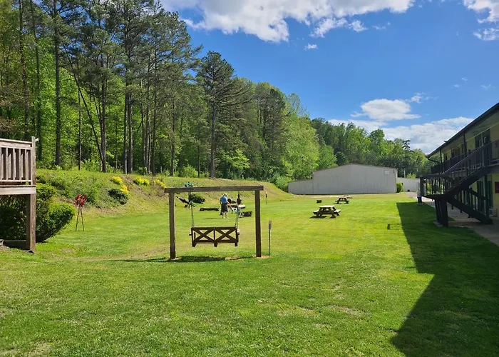 Blue Sky Inn- Complimentary Happy Hour Th-Sun, Veteran Owned, Full Breakfast, Best Green Space, 1 Mile From Blue Ridge, Fire Pit
