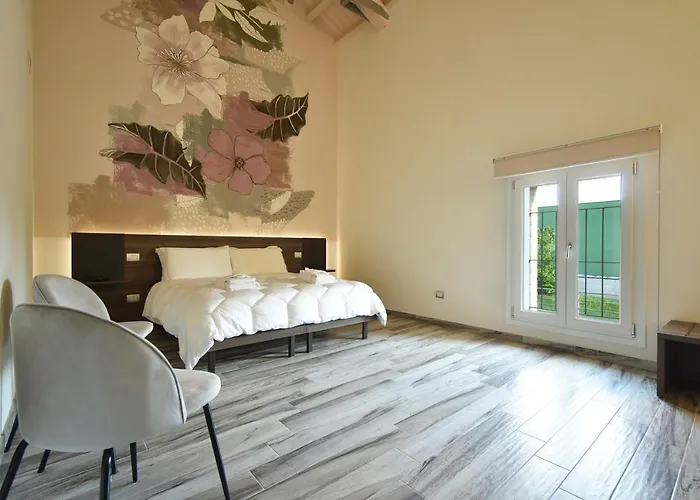 Casa degli ospiti: Royal Garden Luxury Rooms