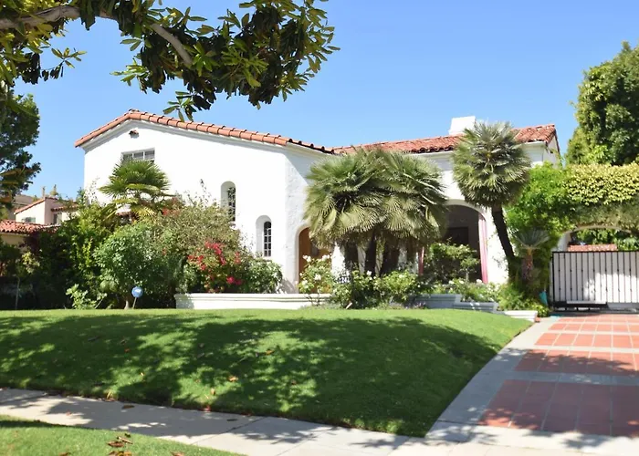 Vacation rental: Beverly Hills Celebrity Home