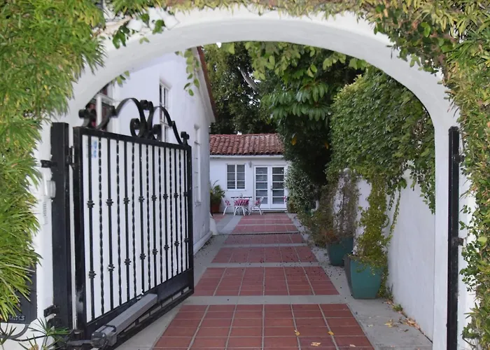 Vacation rental: Beverly Hills Celebrity Home