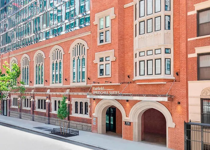 Hotel with Tennis: Fairfield Inn & Suites By Marriott New York Manhattan/Times Square South