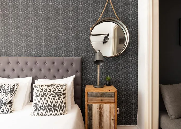  Dumont Lisbon Guesthouse