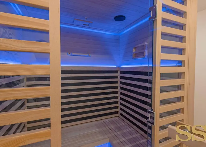 Blue Lagoon: Beachside Retreat with O2 Academy Access