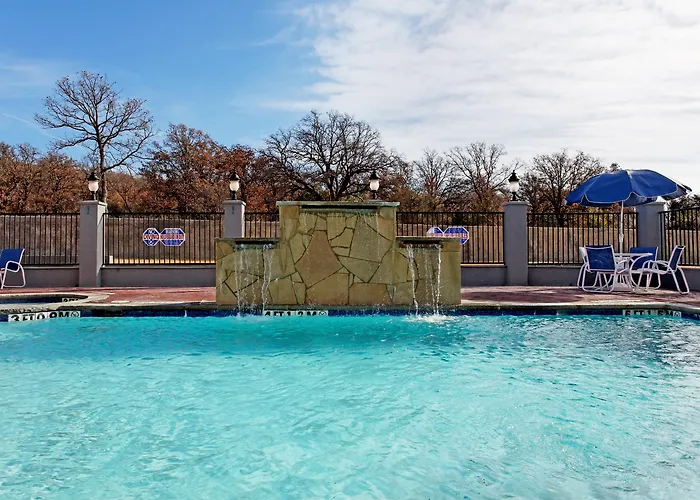 Family Hotel: Holiday Inn Express & Suites Graham By Ihg