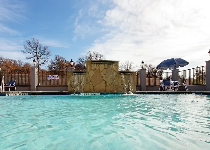 Family Hotel: Holiday Inn Express & Suites Graham By Ihg