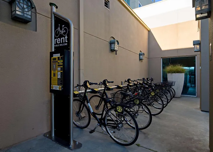 3 star hotel: Embassy Suites By Hilton Monterey Bay Seaside