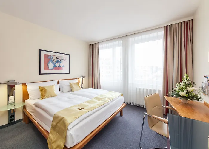 Hotel with pool: Novum Hotel Ambassador