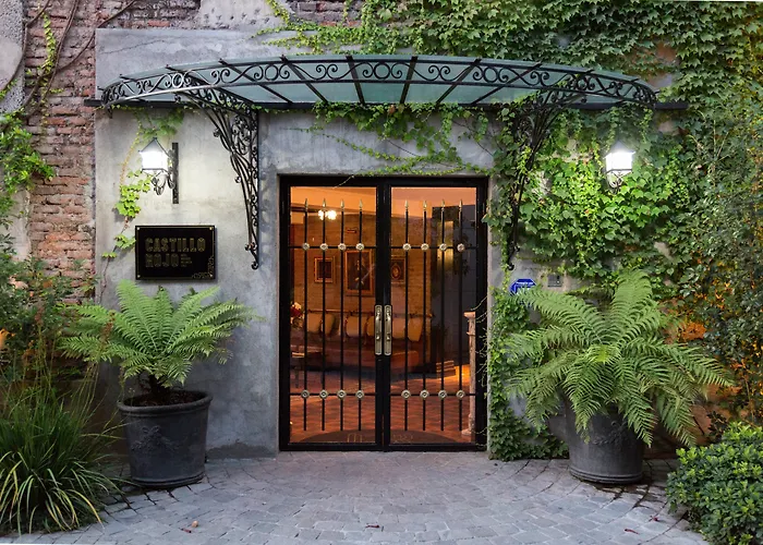 Resort: Hotel Boutique Castillo Rojo