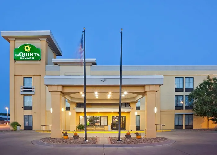 La Quinta By Wyndham Salina