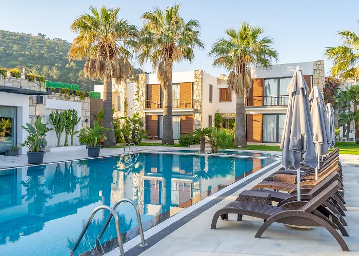 Moyo Luxury Hotel & Beach