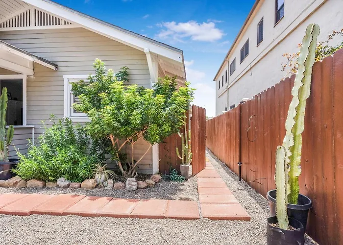 Guests house Cactus Room - Private Entrance
