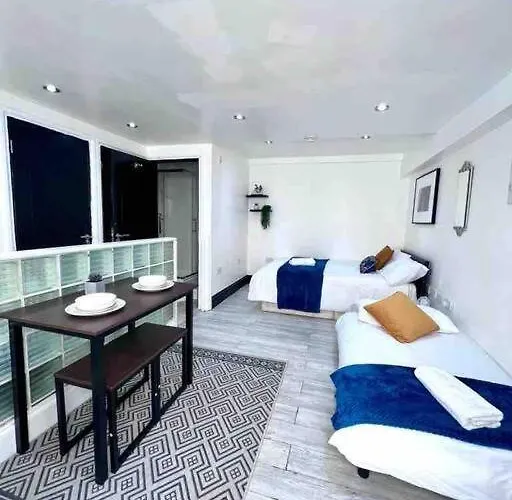 Studio Apartment In London