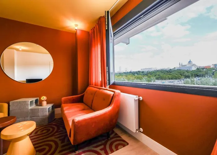 AmazINN Places Palacio Real