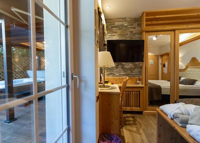 Alexander Hotel Alpine Wellness Dolomites Molveno