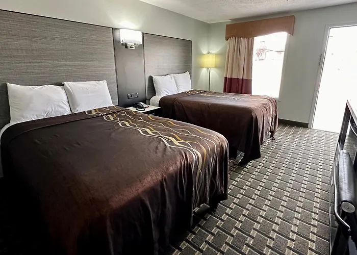 Resort: Red Carpet Inn - Natchez