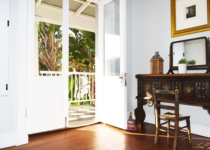 B&B: Three Boutique Hotel