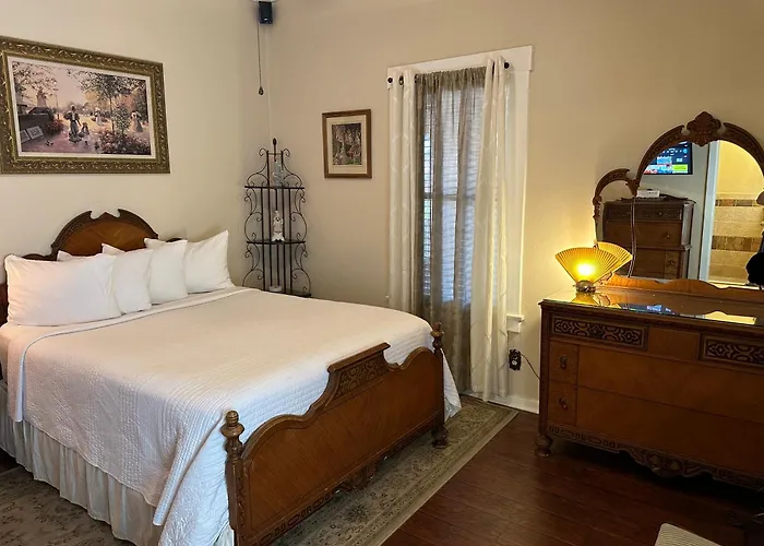 El Amador Inn Downtown
