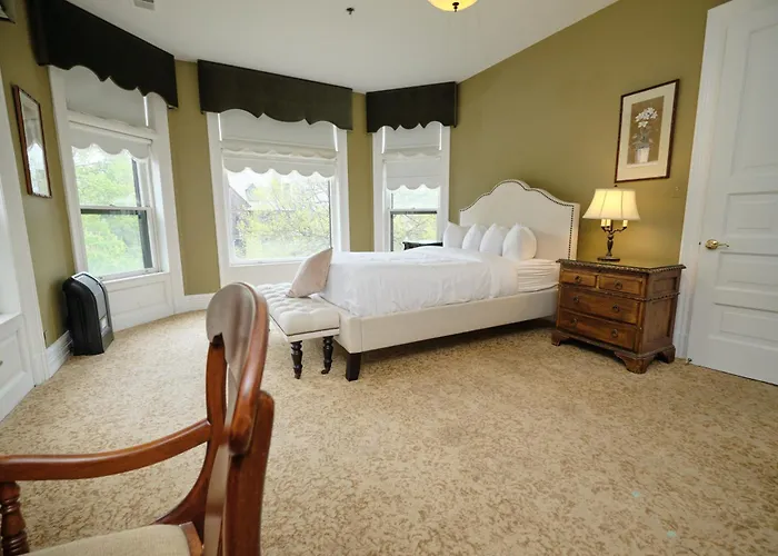 B&B only: The Inn On Ferry Street