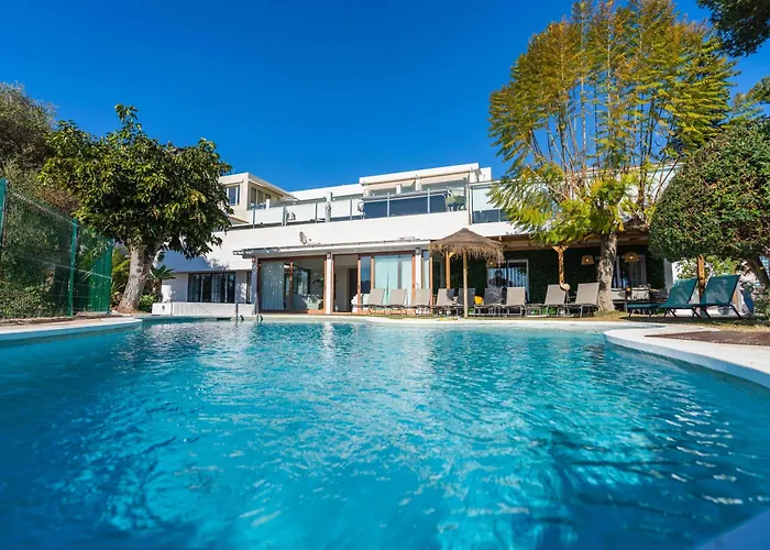 Cabin: Casa Rio Real Marbella