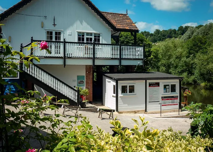 Vacation homes Bath Boating Station