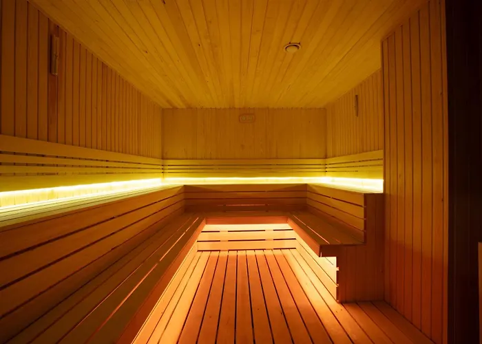 Ping Pong hotel: Ramada Hotel & Suites By Wyndham Kusadasi