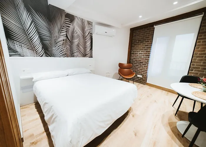 Suites Berrueta , Plaza Mayor By Albany León