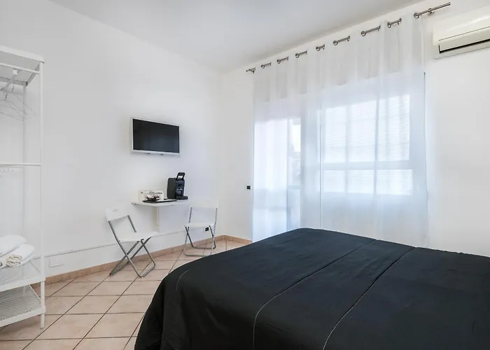 Travelershome 7Metri Ciampino Guesthouse