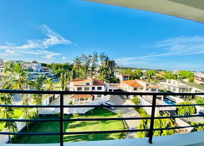 Mine Is A Bnb House, With 3 Bedrooms. One Master Bedroom. It'S I Pavilion Suites Apartment, Block 1House N. Mombasa