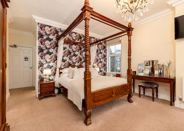 Romantic hotel: Wheatlands Lodge-Windermere - Award Winning - Adult Only - Free Car Park-Free Off Site Health Club Access