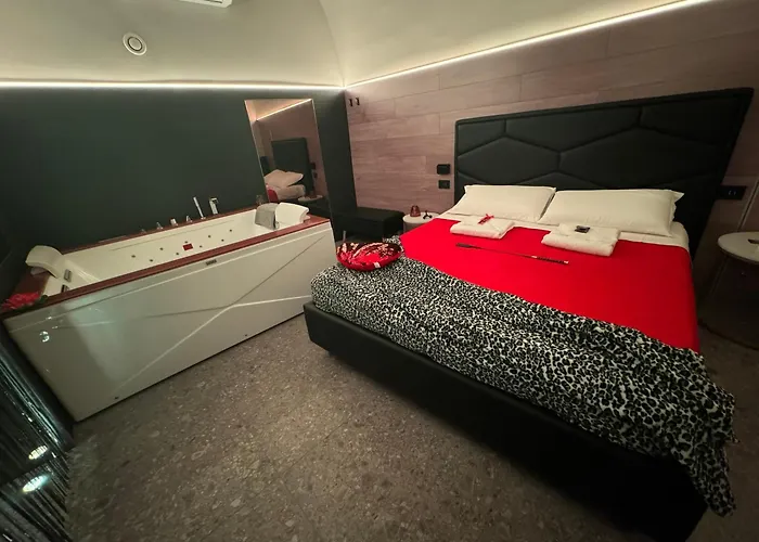 Rebel Suite Love