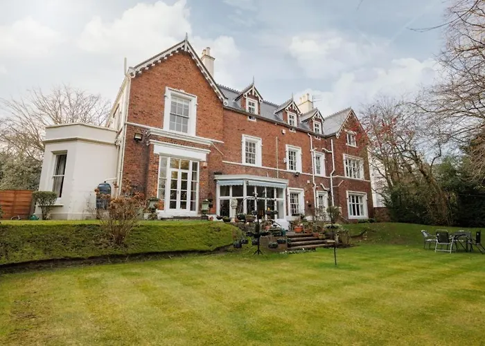 Hotels with a view Mossley Hill Retreat