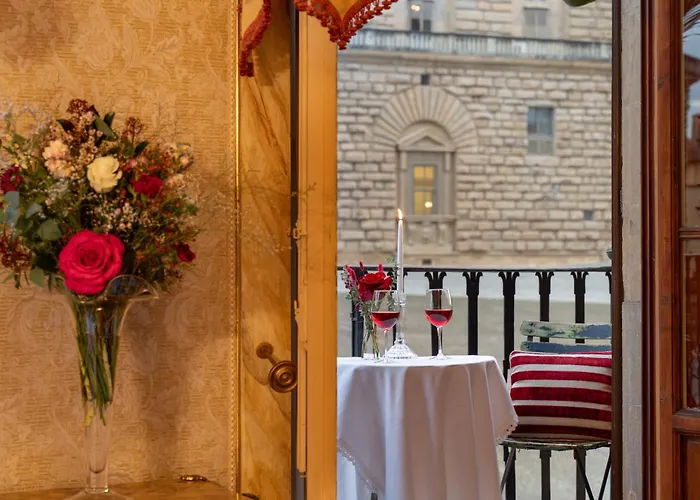 Piazza Pitti Palace - Residenza D'Epoca