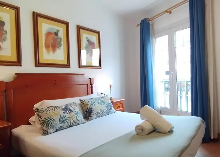 Bed And Snow Art Apartments