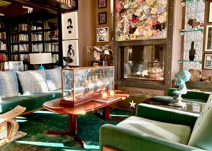 Marbella Boutique Art Suites