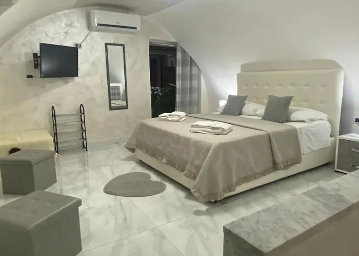 La villa: La casa dì pulcinella
