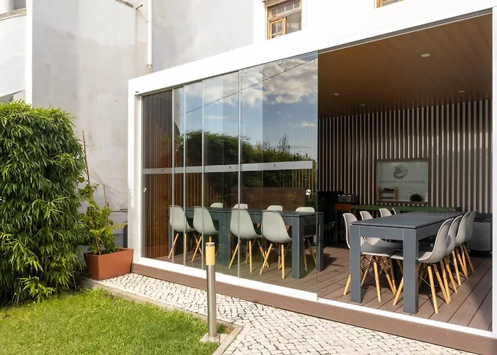 Penedo Da Saudade Suites & Hostel