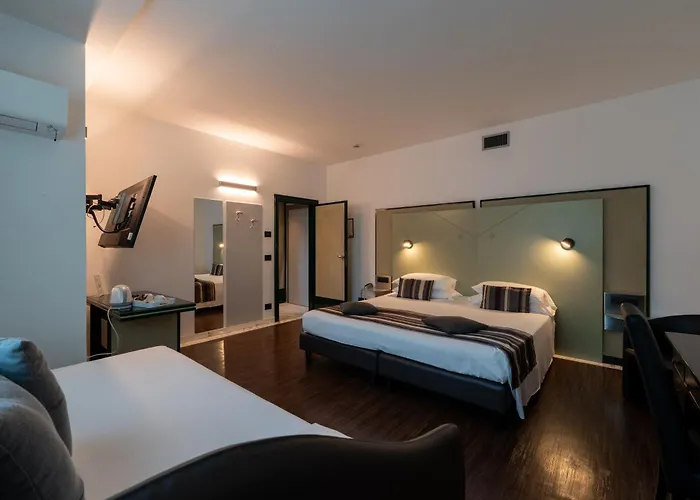Hotel sulla spiaggia: Hotel Buonconsiglio