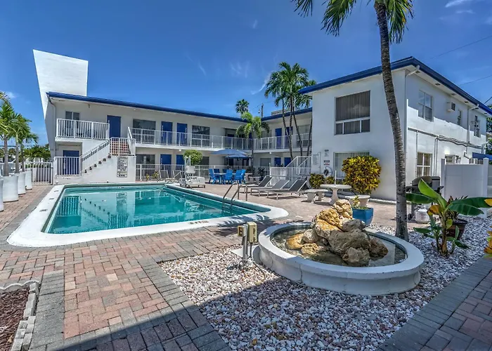 Hotel: Blue Strawberry By The Sea