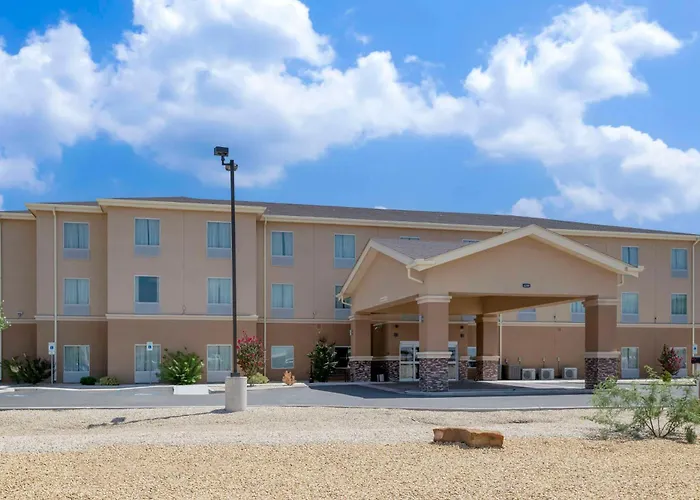 Beach hotel: Quality Inn & Suites Carlsbad Caverns Area